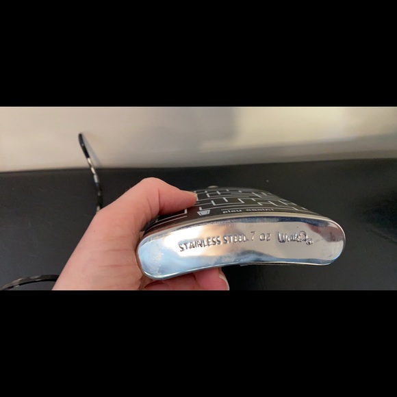 Wink Stainless Steel Game flask - Picture 4 of 4